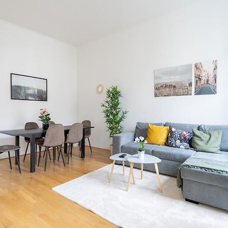Central Two Bedroom Apartment Виена Екстериор снимка