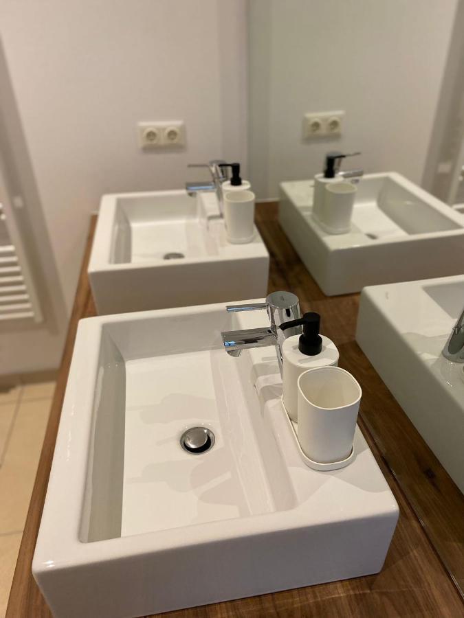 Central Two Bedroom Apartment Виена Екстериор снимка