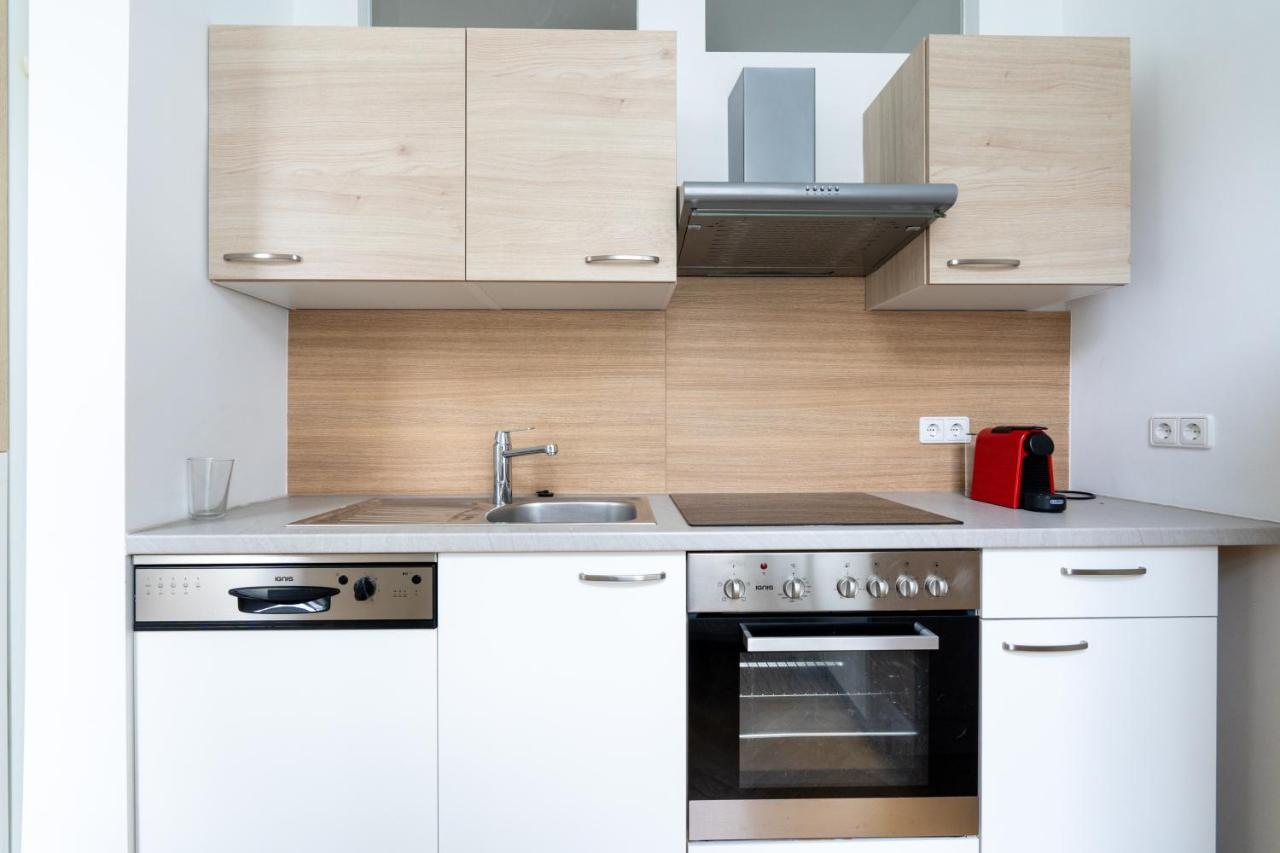 Central Two Bedroom Apartment Виена Екстериор снимка