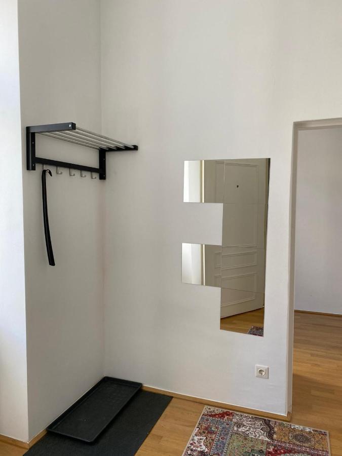 Central Two Bedroom Apartment Виена Екстериор снимка