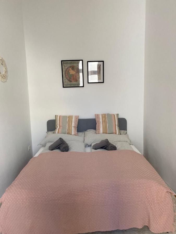 Central Two Bedroom Apartment Виена Екстериор снимка