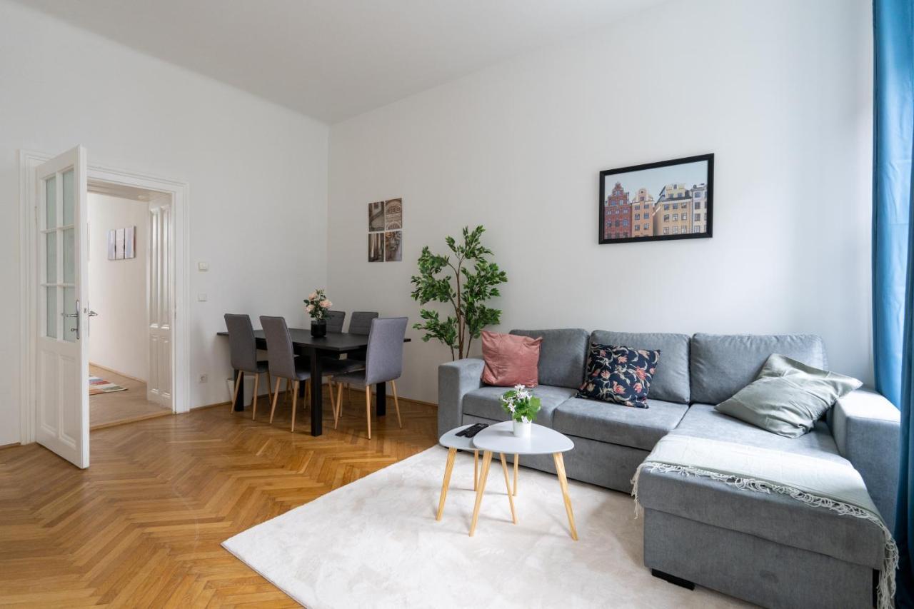 Central Two Bedroom Apartment Виена Екстериор снимка