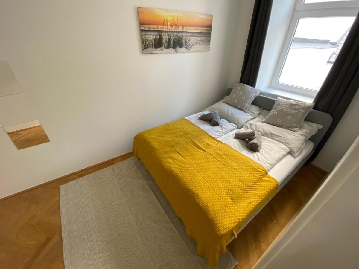 Central Two Bedroom Apartment Виена Екстериор снимка