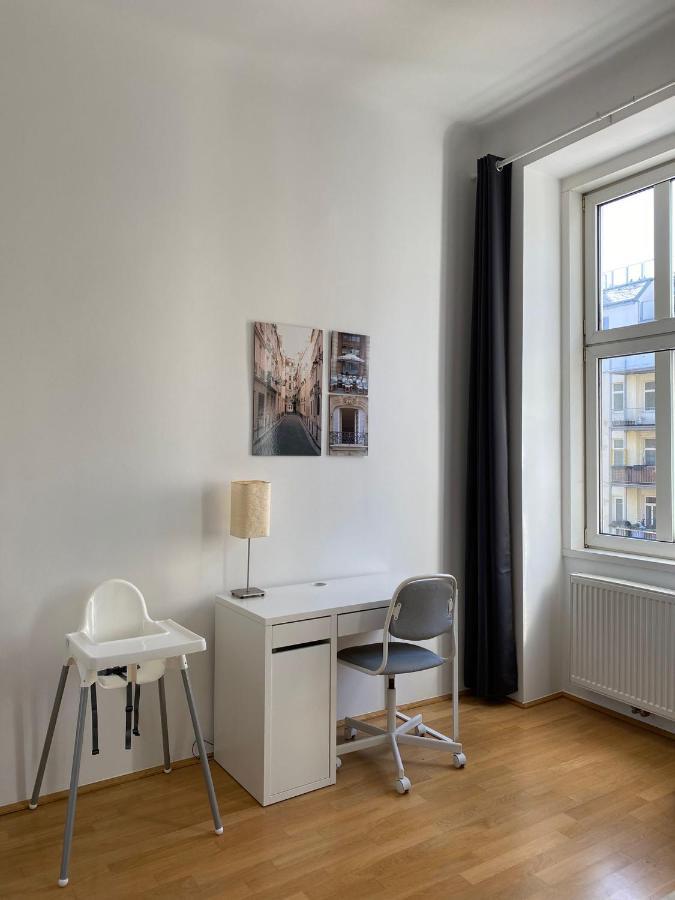 Central Two Bedroom Apartment Виена Екстериор снимка
