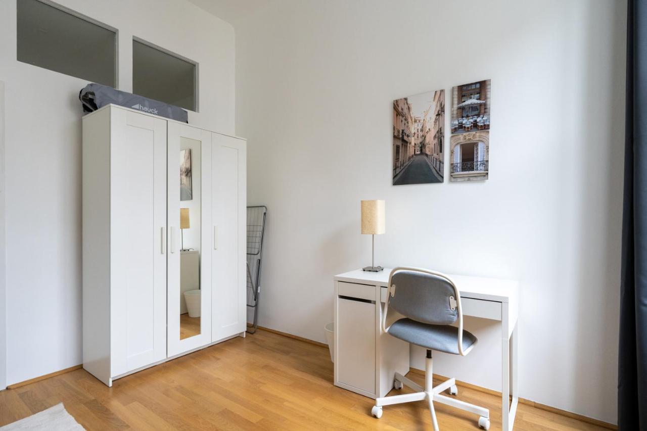 Central Two Bedroom Apartment Виена Екстериор снимка